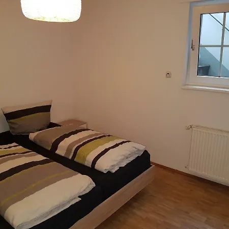 Wohnen Im Souterrain Einer Appartement