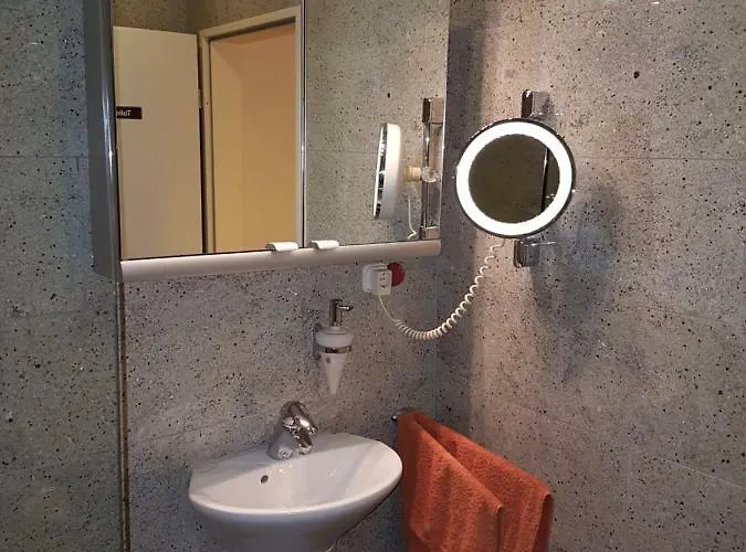 Daire Wohnen Im Souterrain Einer